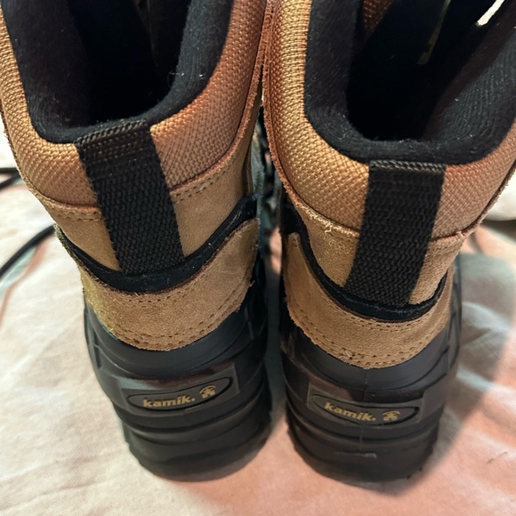 Kamik Men's 10 Fargo Brown and Balck Snow Boots. - Picture 4 of 9